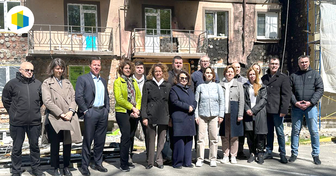 Представники IFC та Фонду енергоефективності відвідали відновлені будинки в Ірпені